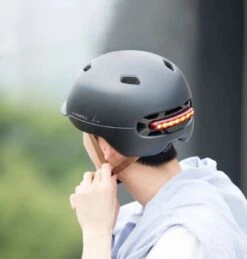 Livall C20 Black Large - (Smart) Fietshelm - SOS Funtie - Smart Verlichting - Remlicht -Fietsenwinkel 1146x1200