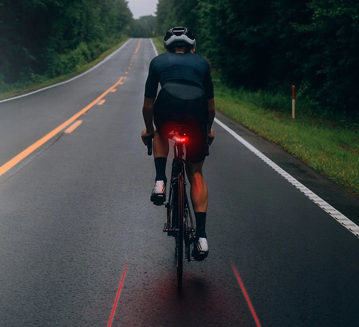 Fiets Achterlicht - LED Licht Met Laser - Fiets Lamp - Waterdicht - Racefiets Verlichting - Inclusief Batterijen - Rheme 6 Fiets Achterlicht - LED Licht Met Laser - Fiets Lamp - Waterdicht - Racefiets Verlichting - Inclusief Batterijen - Rheme - Afbeelding 6