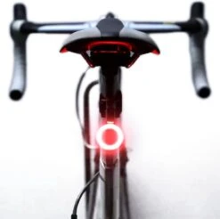 DesoMax® Fietslicht Achterlicht LED USB Oplaadbaar Helder Rond - Achterlicht Voor Racefiets En MTB – Herkenningslicht 10 DesoMax® Fietslicht Achterlicht LED USB Oplaadbaar Helder Rond - Achterlicht Voor Racefiets En MTB – Herkenningslicht -Fietsenwinkel 1200x1196 3