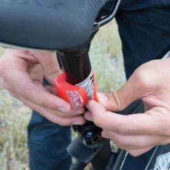 WVspecials Fietsverlichting Voor En Achter - Fietslamp - Siliconen - Rood En Wit - Siliconen LED Fiets Lampjes - Verlichting Set - Achterlicht - Voorlicht - Koplamp - Rood - Wit -Fietsenwinkel 1200x1200 528