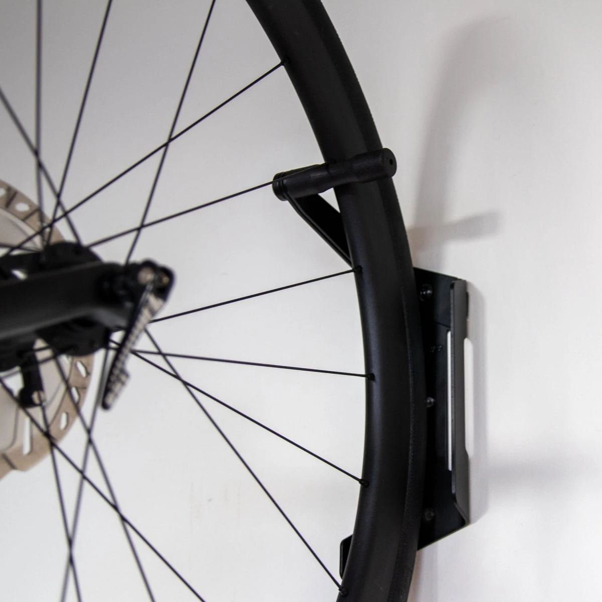 BBB Cycling Parkinglot Fietsdrager - Muurbeugel Fiets - Fietsbeugel - Ruimtebesparend - Voor Verschillende Soorten Fietsen - BTL-126 3 BBB Cycling Parkinglot Fietsdrager - Muurbeugel Fiets - Fietsbeugel - Ruimtebesparend - Voor Verschillende Soorten Fietsen - BTL-126 - Afbeelding 3