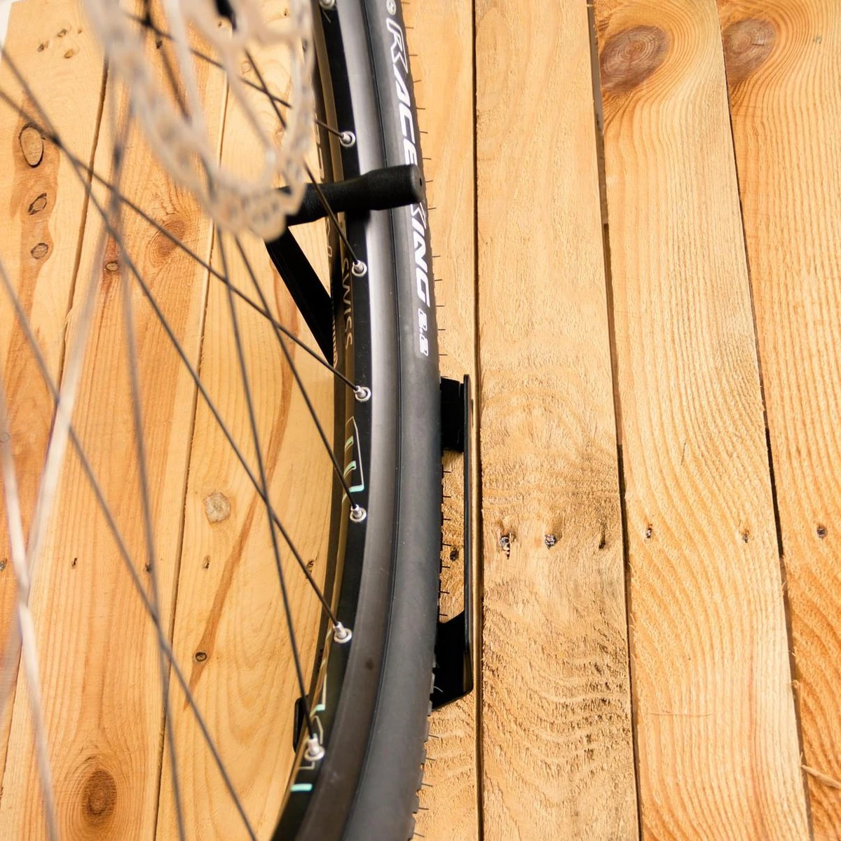 BBB Cycling Parkinglot Fietsdrager - Muurbeugel Fiets - Fietsbeugel - Ruimtebesparend - Voor Verschillende Soorten Fietsen - BTL-126 6 BBB Cycling Parkinglot Fietsdrager - Muurbeugel Fiets - Fietsbeugel - Ruimtebesparend - Voor Verschillende Soorten Fietsen - BTL-126 - Afbeelding 6