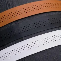 BBB Cycling SpeedRibbon Stuurtape - MicroFiber - Stuurlint Racefiets - Met Ventilatie - Zwart - 2 Rollen - BHT-12 13 BBB Cycling SpeedRibbon Stuurtape - MicroFiber - Stuurlint Racefiets - Met Ventilatie - Zwart - 2 Rollen - BHT-12 -Fietsenwinkel 1200x1200 862