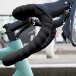 BBB Cycling RaceRibbon Stuurtape - Antislip - Stuurlint Racefiets - Stretch Materiaal - Zwart - 2 Rollen - BHT-01 -Fietsenwinkel 1200x1200 894