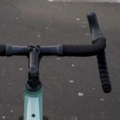 BBB Cycling RaceRibbon Stuurtape - Antislip - Stuurlint Racefiets - Stretch Materiaal - Zwart - 2 Rollen - BHT-01 -Fietsenwinkel 1200x1200 895