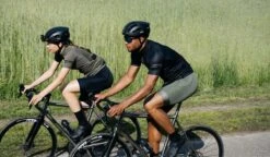 AGU Prime Fietsbroek Met Zeem II Essential Heren - Zwart - M 30 AGU Prime Fietsbroek Met Zeem II Essential Heren - Zwart - M -Fietsenwinkel 1200x700 2