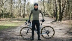 AGU Thermo Fietsshirt Lange Mouwen Essential Heren - Army Green - XL 23 AGU Thermo Fietsshirt Lange Mouwen Essential Heren - Army Green - XL -Fietsenwinkel 1200x700 5