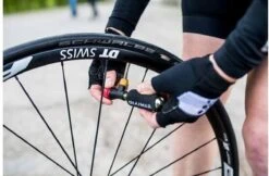 Trivio - CO2 Adapter + CO2 Patroon 16 Gram + Neoprene Huls 6 Trivio - CO2 Adapter + CO2 Patroon 16 Gram + Neoprene Huls -Fietsenwinkel 1200x787