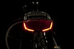 Spanninga Lineo Fiets Achterlicht - Batterij 25 Spanninga Lineo Fiets Achterlicht - Batterij -Fietsenwinkel 1200x799 8