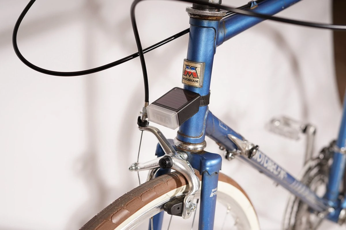 LITTA 2 Fietsverlichting Op Zonne-energie - Zwart (set) 4 LITTA 2 Fietsverlichting Op Zonne-energie - Zwart (set) - Afbeelding 4