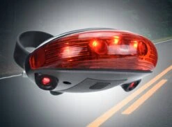 Fiets Achterlicht - LED Licht Met Laser - Fiets Lamp - Waterdicht - Racefiets Verlichting - Inclusief Batterijen - Rheme 17 Fiets Achterlicht - LED Licht Met Laser - Fiets Lamp - Waterdicht - Racefiets Verlichting - Inclusief Batterijen - Rheme -Fietsenwinkel 1200x891 1