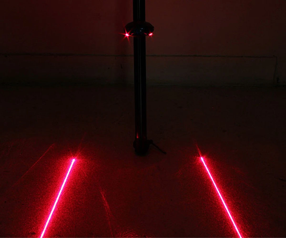 Fiets Achterlicht - LED Licht Met Laser - Fiets Lamp - Waterdicht - Racefiets Verlichting - Inclusief Batterijen - Rheme 7 Fiets Achterlicht - LED Licht Met Laser - Fiets Lamp - Waterdicht - Racefiets Verlichting - Inclusief Batterijen - Rheme - Afbeelding 7